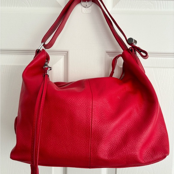 ZENCY MEDIUM RED PEBBLED TOP GRAIN LEATHER ADJUSTABLE STRAP FIVE POCKET HANDBAG - Picture 8 of 10